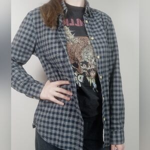 Blue/Grey Plaid Button Up Longsleeve Shirt!